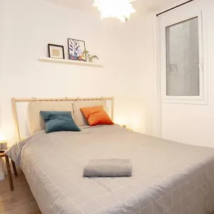chic-modern-2-bedroom-close-to-ramblas.catalonia-hotels.com/