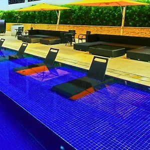 The Mini Eton Tower Makati Отель