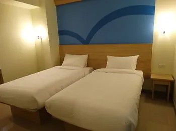 Hop Inn Hotel Ermita Manila 3*,